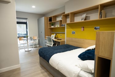 1 bed studio, Calton Road, Holyrood, Edinburgh, EH88DP - Image 3